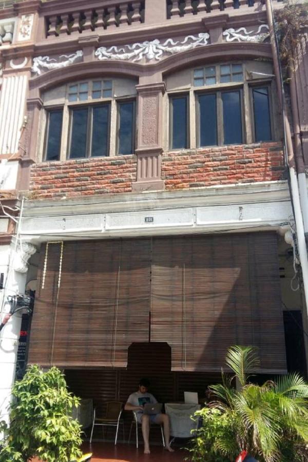 Cocoa Mews Cafe And Guest house 2*