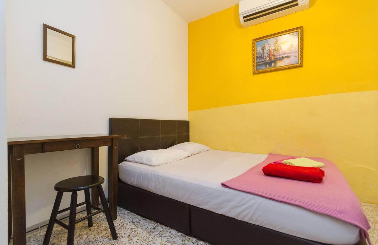 Cocoa Mews Cafe And Guest house 2*