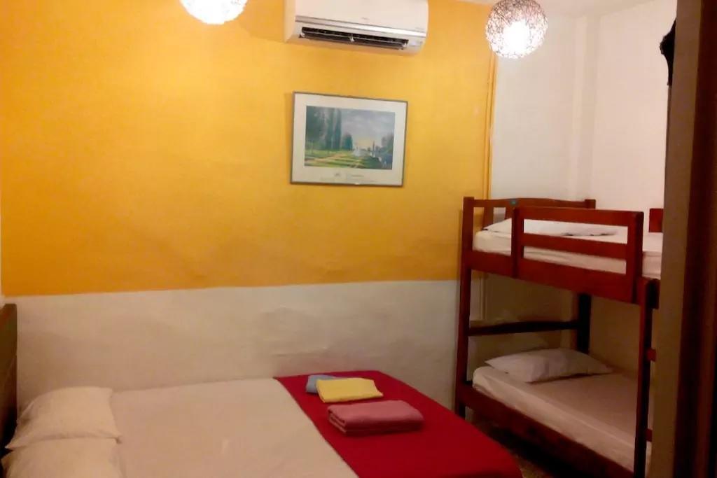 Cocoa Mews Cafe And Guest house George Town