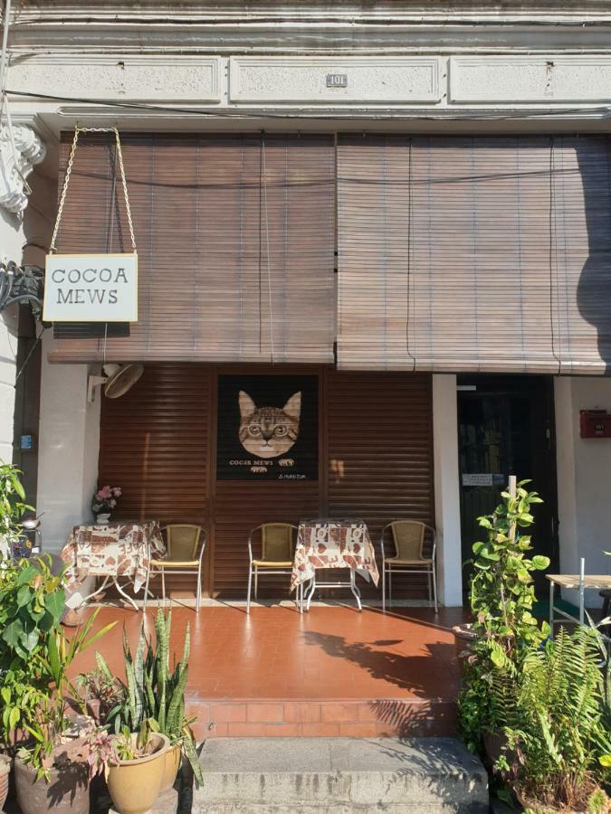 Guest house Cocoa Mews Cafe And 2*